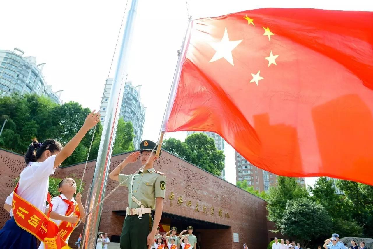 大门口万万不能出现这些现象，有钱人都知道，一辈子穷困难翻身！